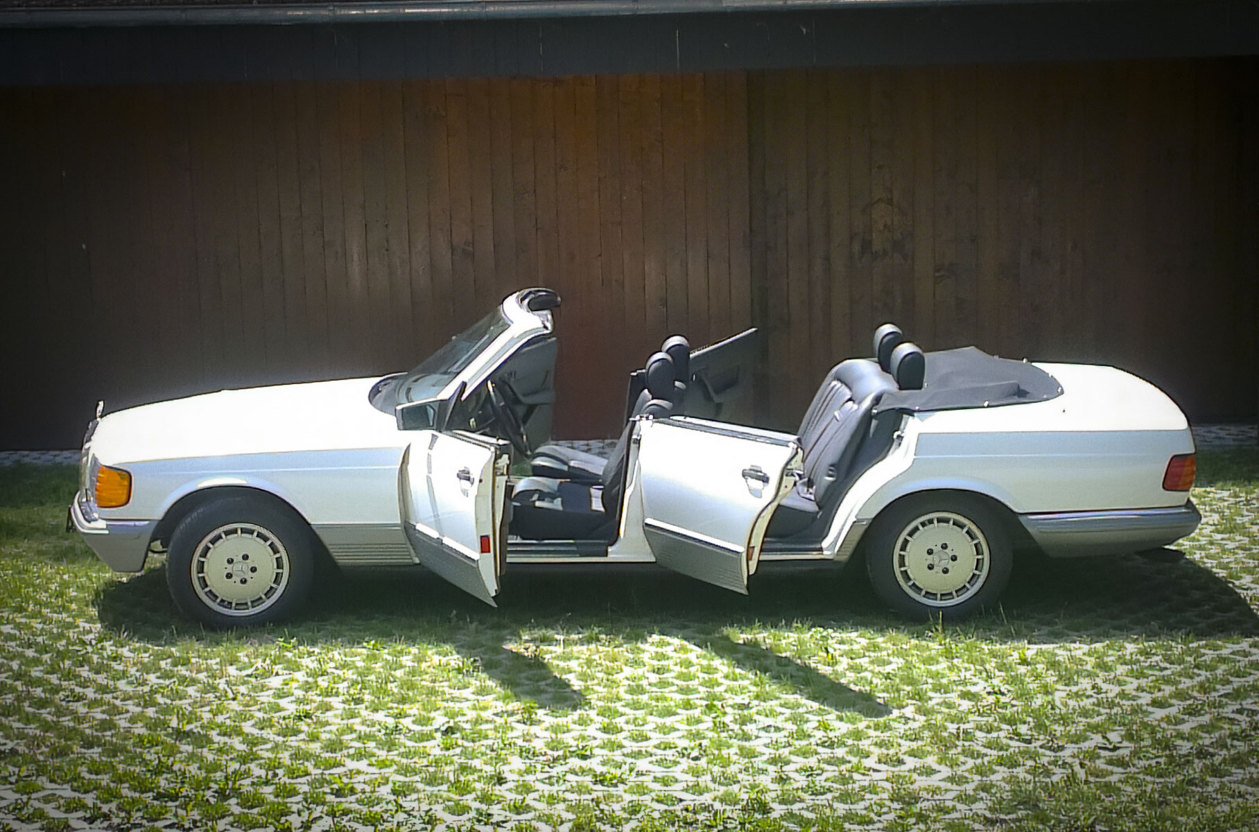 Уникальный четырехдверный кабриолет Mercedes-Benz продают за бесценок Уникальный четырехдверный кабриолет Mercedes-Benz продают за бесценок Новости