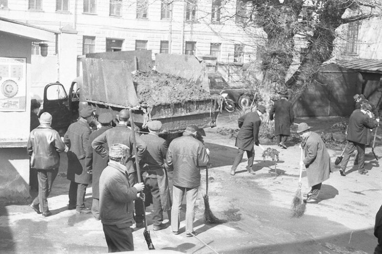 Вспоминая советские субботники 