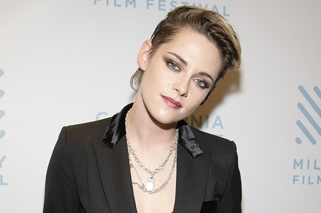 Кристен Стюарт в черном смокинге на кинофестивале в Калифорнии