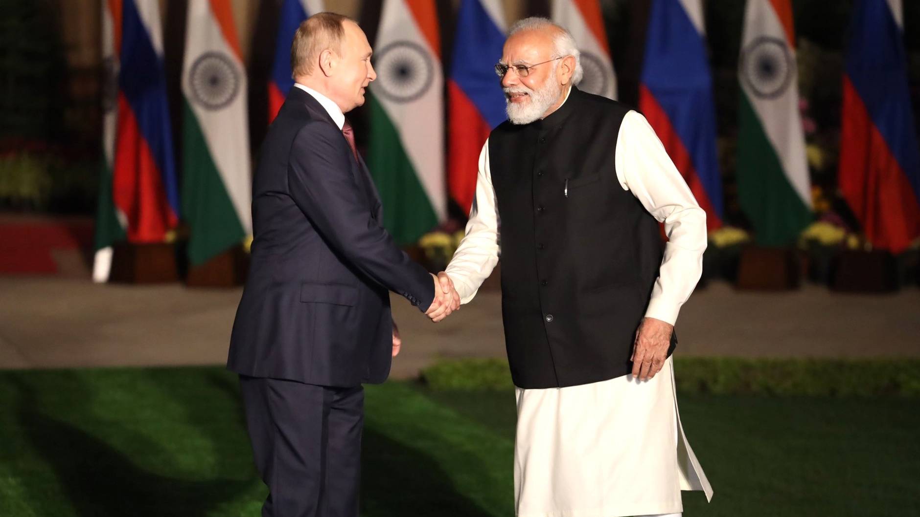 Sohu: визит Путина в Индию стал ударом по США