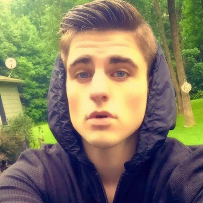 Его дразнили в школе и издевались, а потом он решил изменить себя. Теперь парень модель и мечта тысяч девушек! видео,заморские звезды,звезда,красота,модельный бизнес,развлечение,фото,шоу,шоубиz,шоубиз