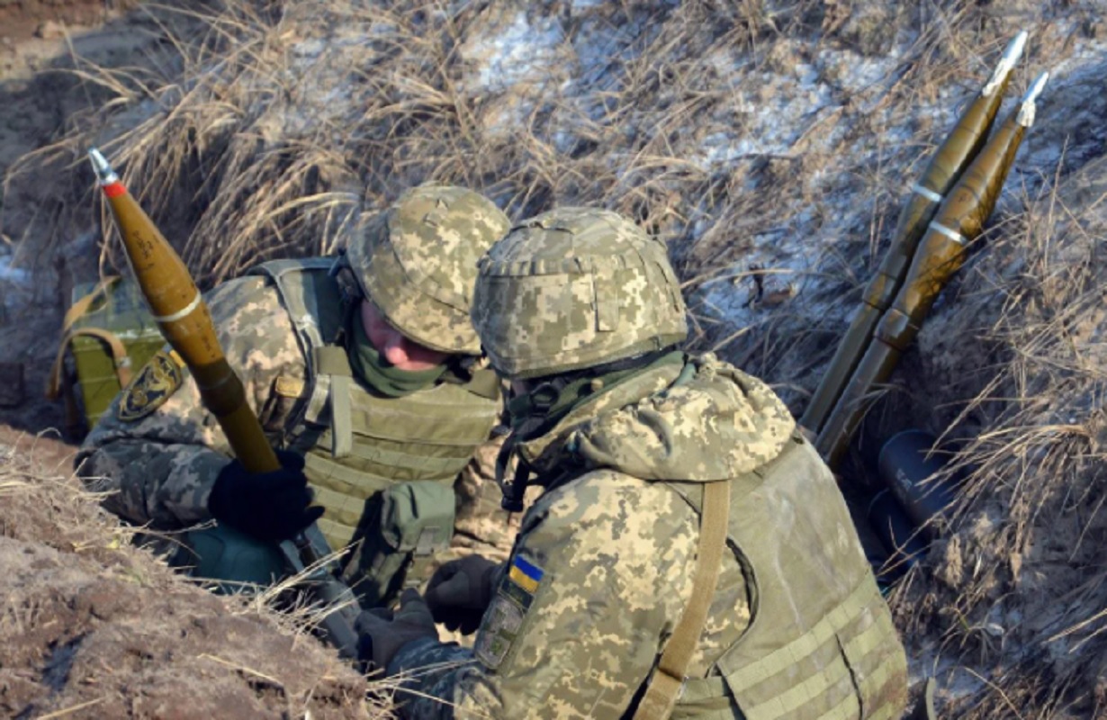 Обстрел русских солдат. Ручные противотанковые гранатометы ВСУ. Украинские военные стреляют. ВСУ на Донбассе.