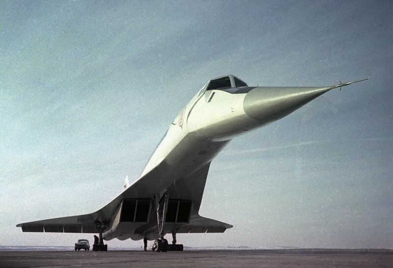 «Смертельное пике»: как падал Ту-144. 46 лет назад в Ле-Бурже разбился советский Ту-144 «Смертельное пике»: как падал Ту-144. 46 лет назад в Ле-Бурже разбился советский Ту-144