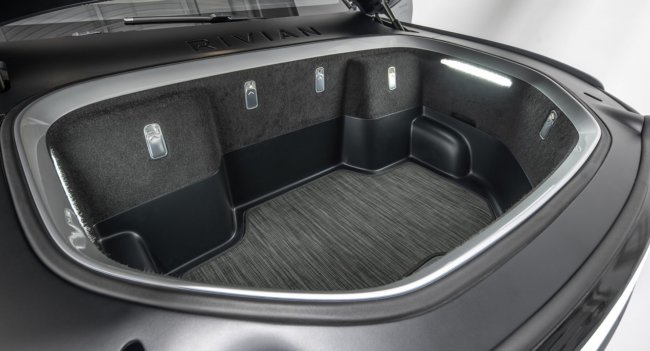 Превосходство электрических автомобилей: обзор Rivian R1T Превосходство электрических автомобилей: обзор Rivian R1T Автомобили