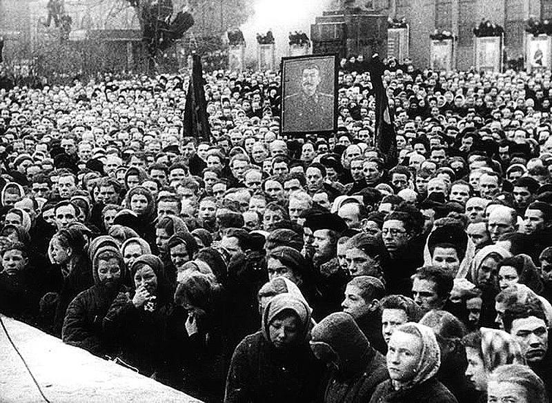 Как выжить в толпе при панике: инструкция от профессионала Как выжить в толпе при панике: инструкция от профессионала