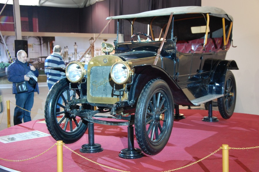 Автомобиль балт. Первый серийный автомобиль Руссо-Балт. В России выпущен первый серийный автомобиль «Руссо-Балт». Автомобиль Руссо-Балт 1909. Автомобили Российской империи Руссо Балт.