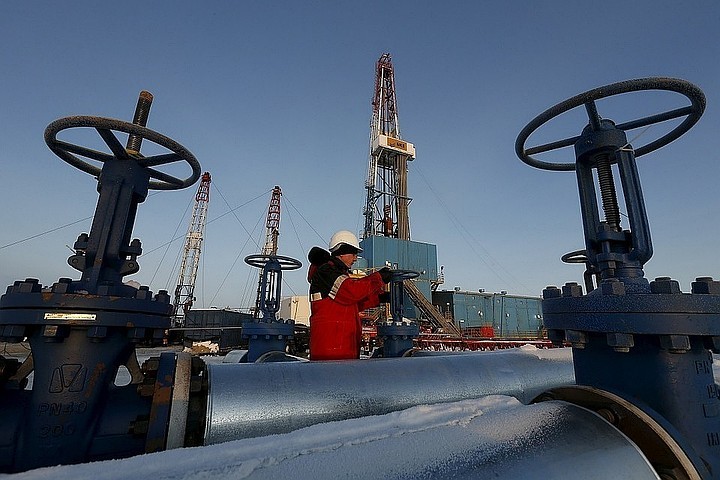 Страны ОПЕК+ согласовали увеличение добычи нефти
