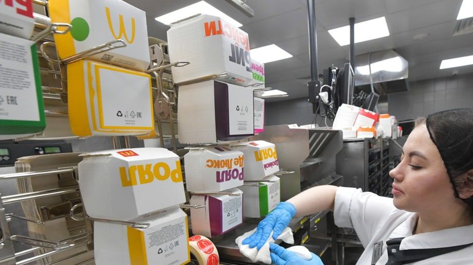 Российским предпринимателям запретили использовать символику ушедших западных брендов