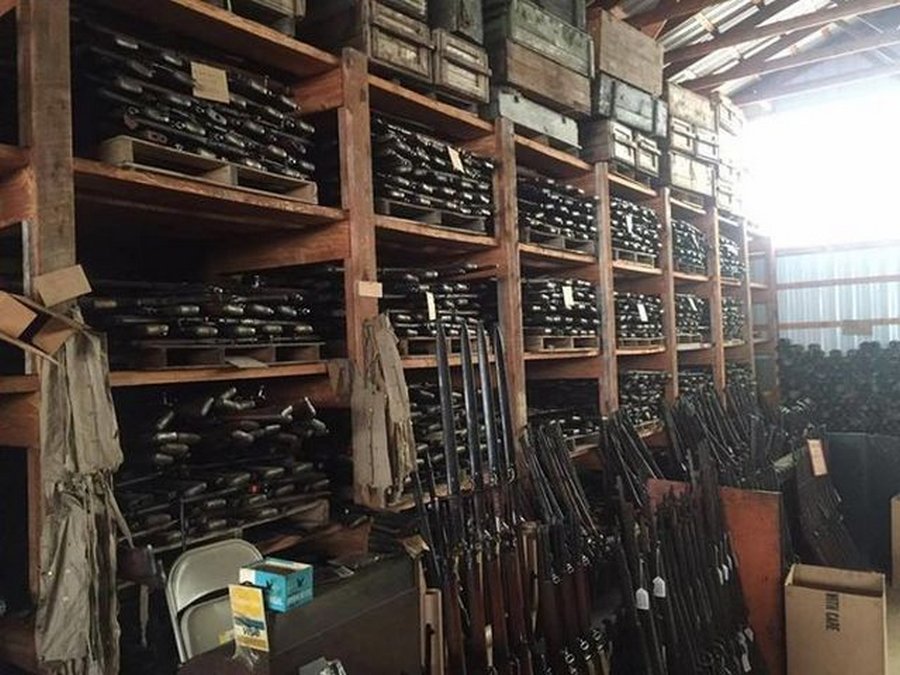 заводы ленинграда 1941. оружейка вов. ппш 41 второй мировой войны. судаев конструктор стрелкового оружия. стеллаж для оружия.