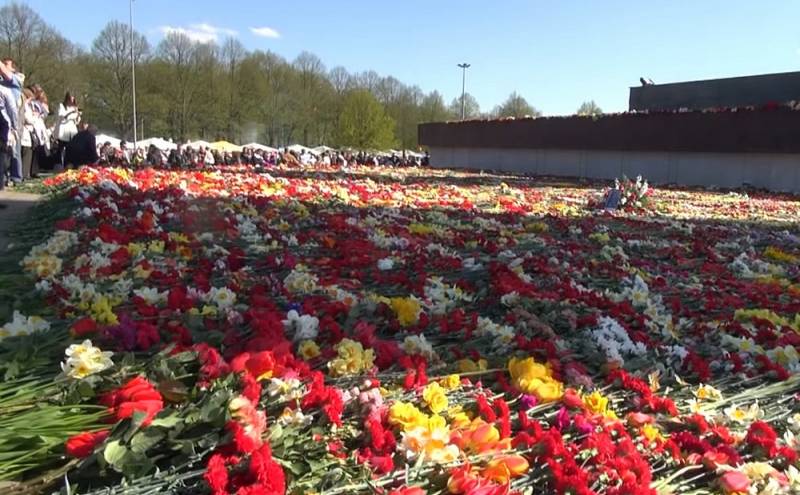 Латвия запретила День Победы, объявив 9 мая Днем траура по Украине