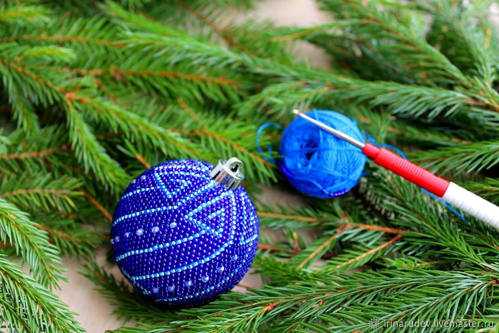 Вяжем крючком елочный шарик из бисера бисер,вязание,мастер-класс,новогодние украшения