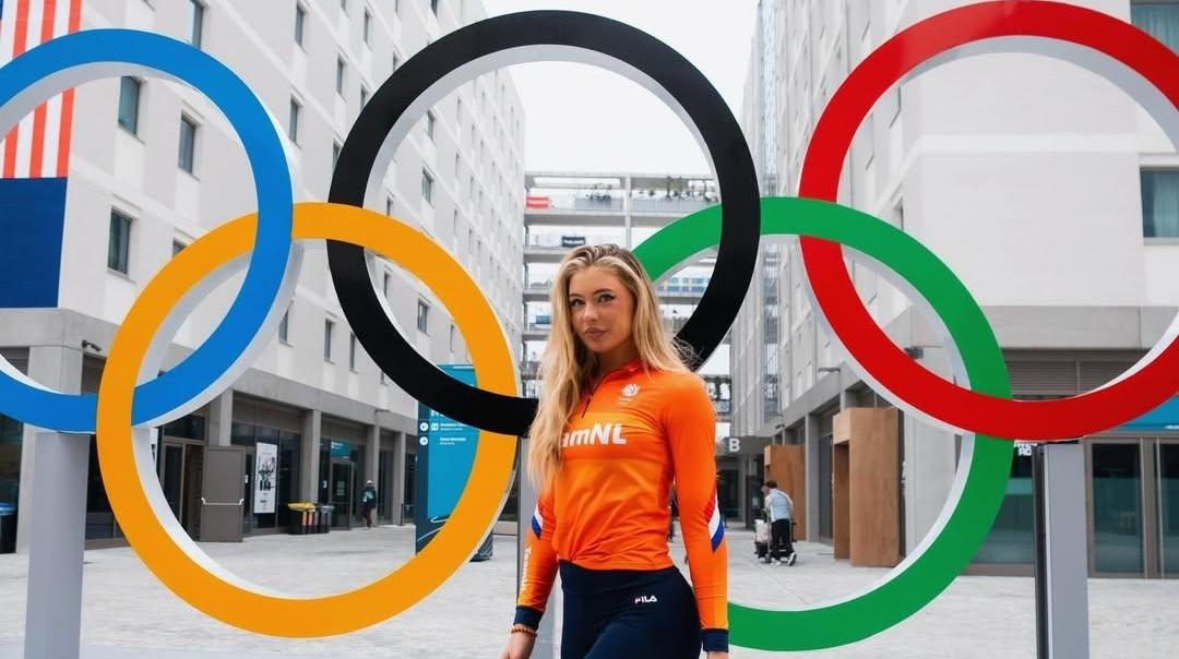 Самые красивые спортсменки Олимпиады-2026: Ютта Лердам, Алиса Лью, Эйлин Гу, Аделия Петросян 