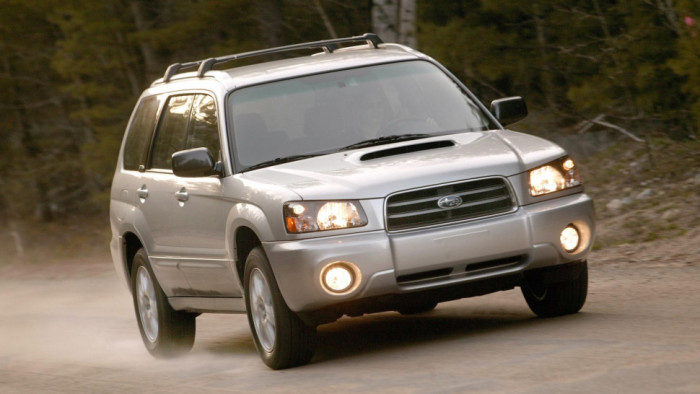 Японский кроссовер Subaru Forester второго поколения (2002-2007 гг.).