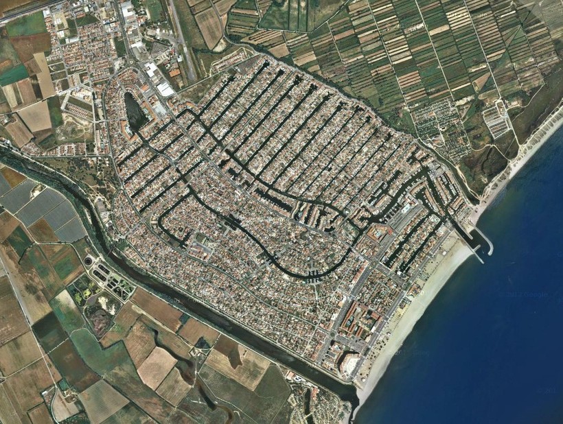 Эмпуриабрава: каталонский курорт, где каналов больше, чем в Венеции