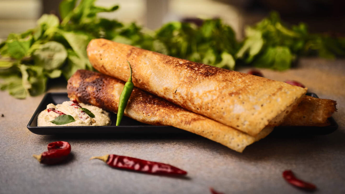 10 блинов, которые стоит испечь, пока не закончилась мука тесто, блины, сковороде, почти, раскатывают, маслом, складывают, прямо, готовят, сворачивают, молоко, остается, снова, сверху, пекут, часто, появились, Франции, гречневой, только