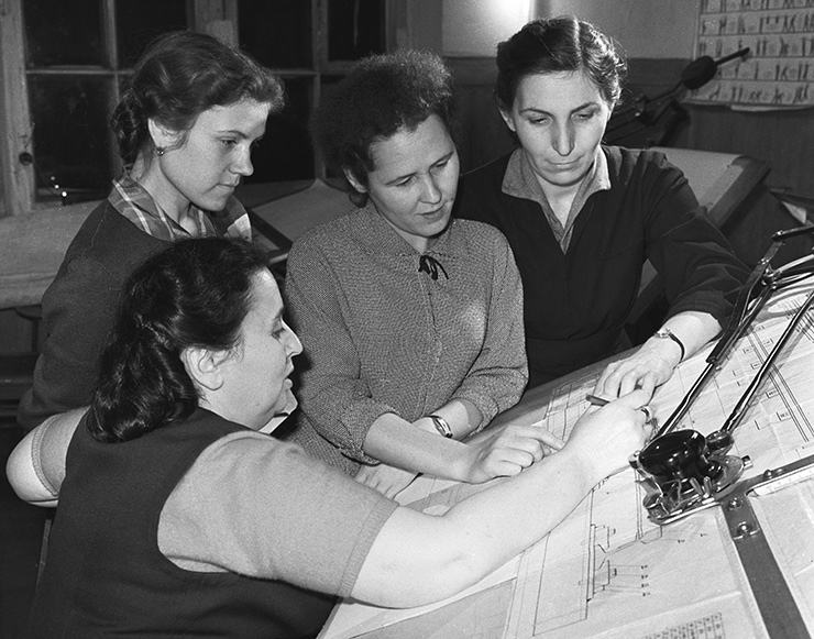 От железной леди до хипстерши: как изменился офисный стиль в России за 70 лет мода и красота,модные тенденции,офисный стиль,стиль