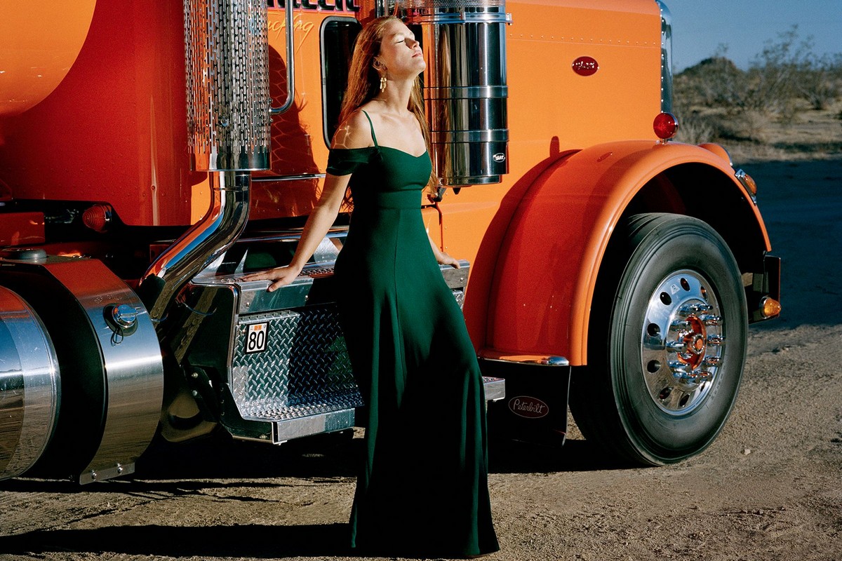 Девушки и тягачи Peterbilt Девушки и тягачи Peterbilt