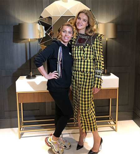 Наталья Водянова повеселилась на вечеринке в Ереване в элегантном платье местного бренда звездный стиль