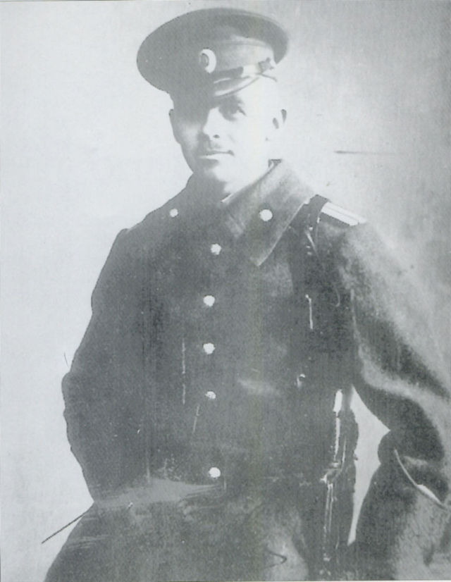 Виктор Львович фон Цур-Мюлен, одна из многих связующих нитей от русских белогвардейцев к гитлеровцам. Хотя и неглавная.