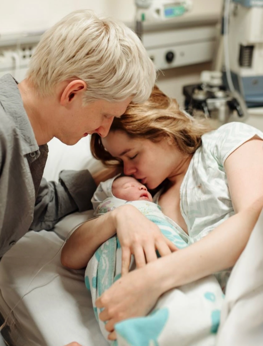 Звезда комедии «Сводишь с ума» Мила Ершова и Святослав Рогожан впервые стали родителями — у пары родился сын Святослав, Рогожан, Ершова, личном, блоге, будет, добавил, актер, чтобы, «Поздравляю, супруги, также, тобой, Святослава, когда, счастья, «Поздравляем, через, необычное, избраннице