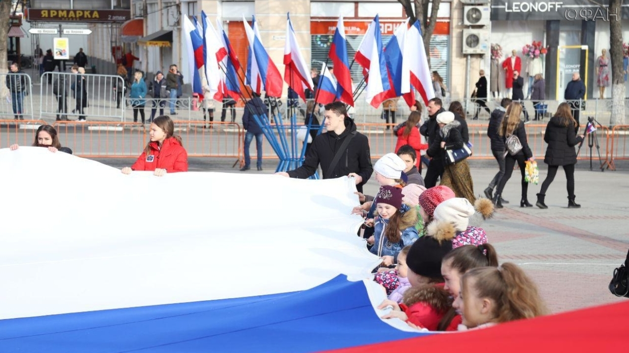В Крыму рассказали, зачем в России нужно патриотическое воспитание детей и молодежи