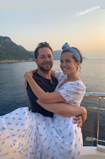 Морские прогулки и летние платья: Даша Жукова делится новыми фото из отпуска Звездный стиль