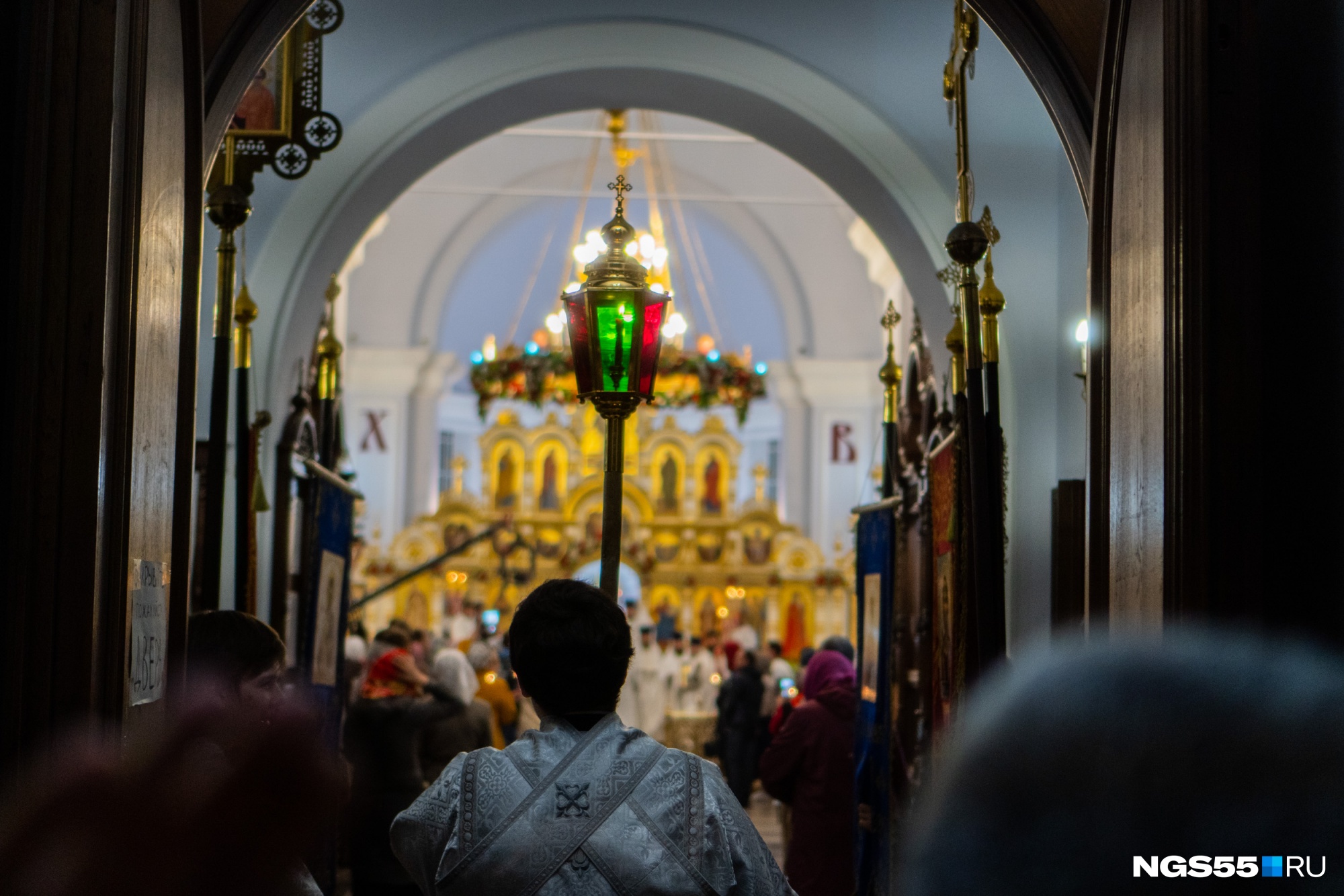 Сколько длится пасхальное богослужение ночью по времени. Пасхальная ночь. Церковь Витебск Пасха ночь. Пасхальная ночь 1993. Пасхальная ночь фото.