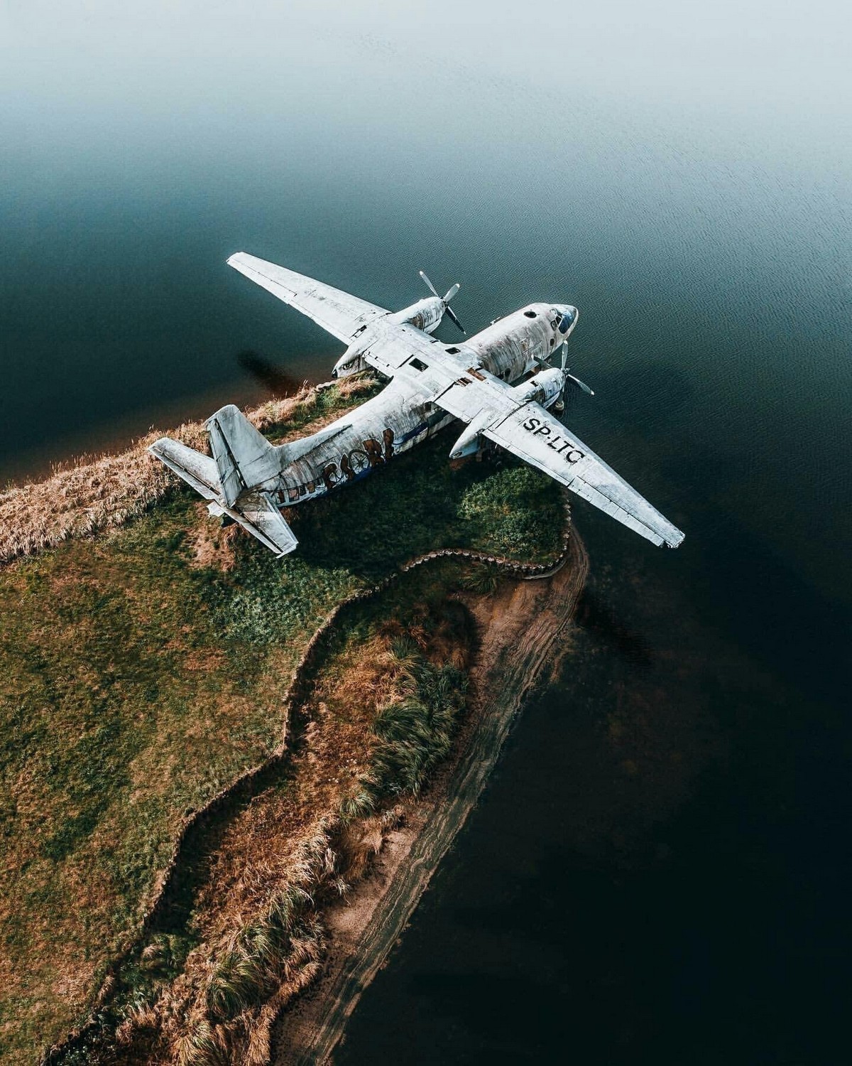 Захватывающие фотографии заброшенных мест заброшки,тревел-фото