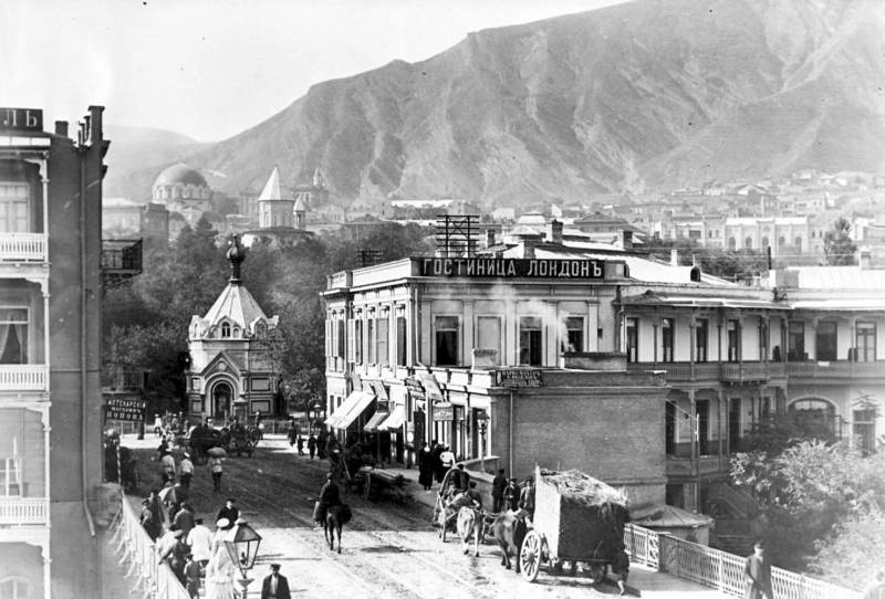 Азербайджанская история: как русские поезда сквозь бандитов прорывались Азербайджанская история: как русские поезда сквозь бандитов прорывались история