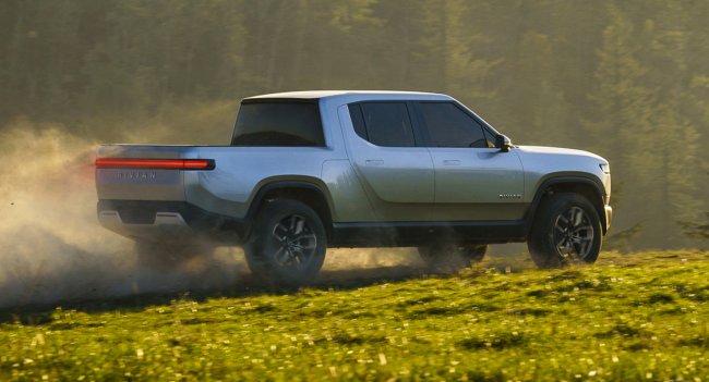 Превосходство электрических автомобилей: обзор Rivian R1T Превосходство электрических автомобилей: обзор Rivian R1T Автомобили