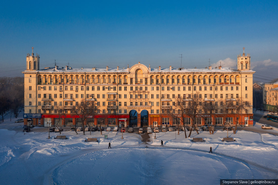 Новокузнецк, Дом на площади Маяковского, башня