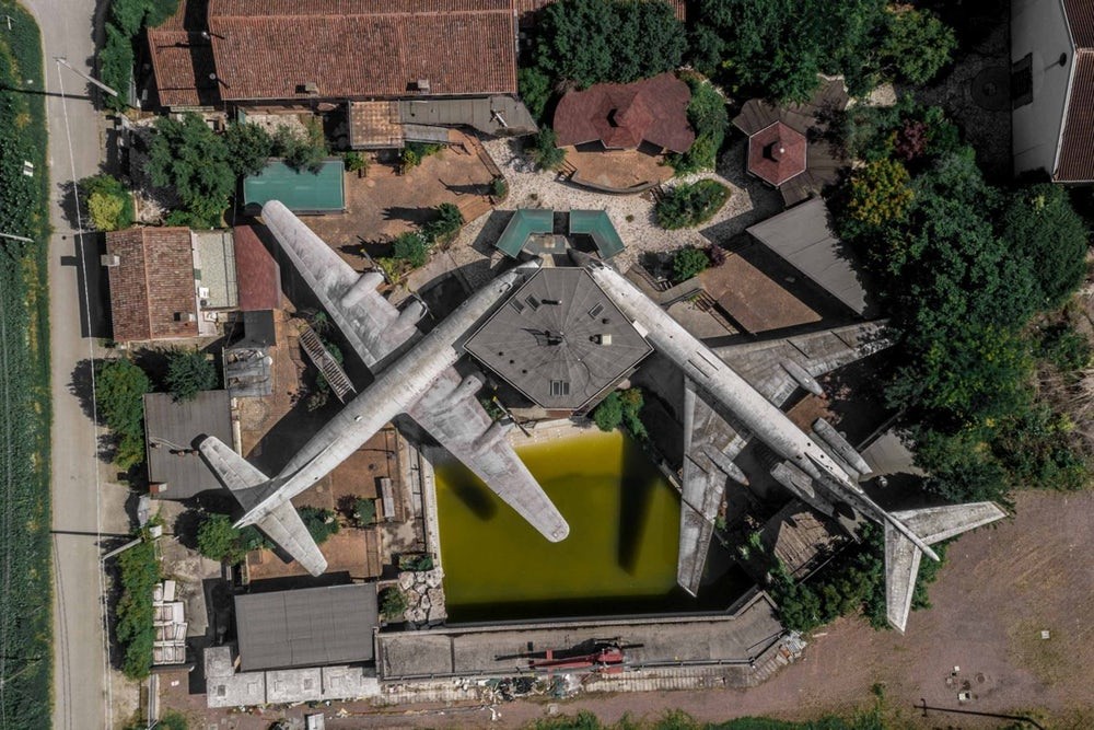 Захватывающие фотографии заброшенных мест заброшки,тревел-фото