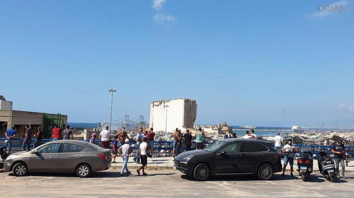 Президент Ливана попросил Россию предоставить спутниковые снимки взрывов в порту Бейрута