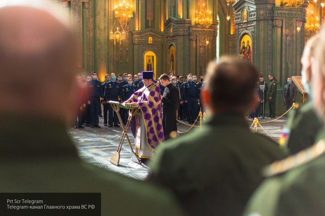 Молебен в храме Вооруженных с л