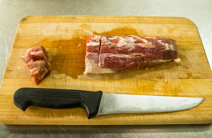 Закатать мясо. Вырезка беконная свинина. Спидини из свинины. Bacon панчетта. Спидини из говядины.