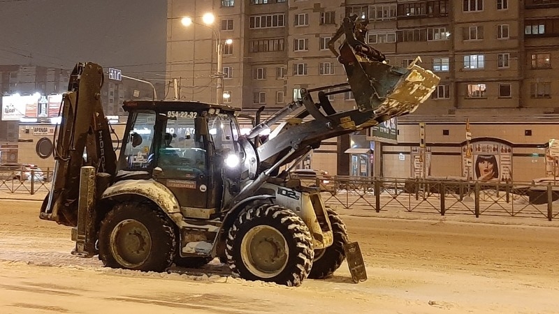 Жертвой аварии со снегоуборочным трактором в Подмосковье стал один человек