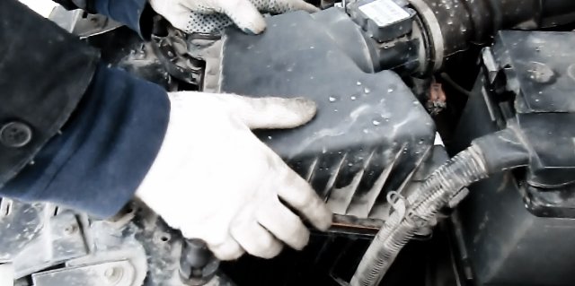 Снятие воздушного фильтра на Калине