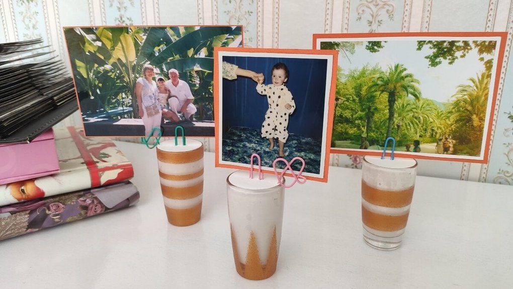 Необычная идея использования стеклянных стопок. Удобно и красиво