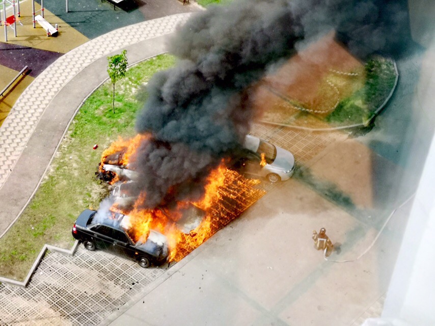 Новости москва сейчас взрывы. В новой Москве горят машины. Ватутинки пожар. Пожар в Ватутинках сейчас.
