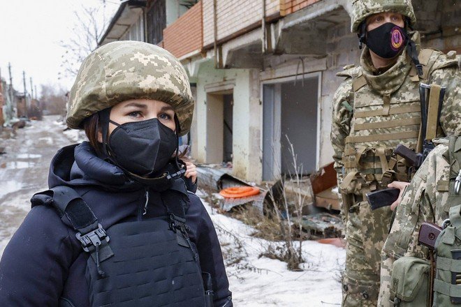 Глава МИД Германии посетила линию соприкосновения в Донбассе