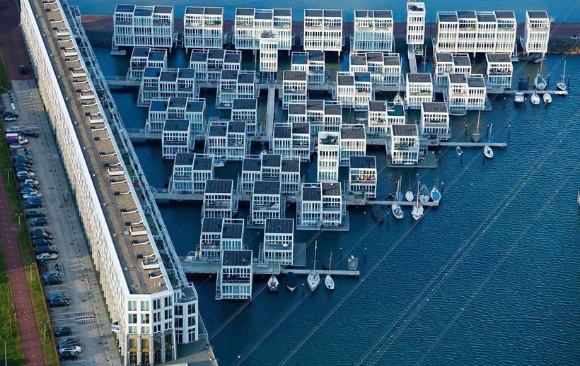 Эйбург — невероятный жилой район в Амстердаме, построенный прямо на воде озера искусственных, прямо, будет, удобства, АрхитектураАмстердам, каждом, прочно, закреплены, железными, тросамиВ, необходимое, жилом, здании, соседями, жильцов, беззаботного, времяпрепровождения, семьейДля, строения, избежание
