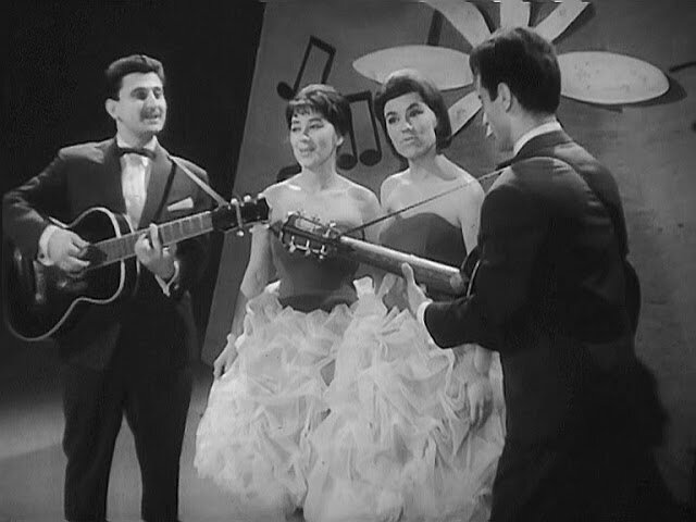 Голос за кадром: кто исполнял песни в знаменитых кинофильмах Гайдая Голос за кадром: кто исполнял песни в знаменитых кинофильмах Гайдая Звезды