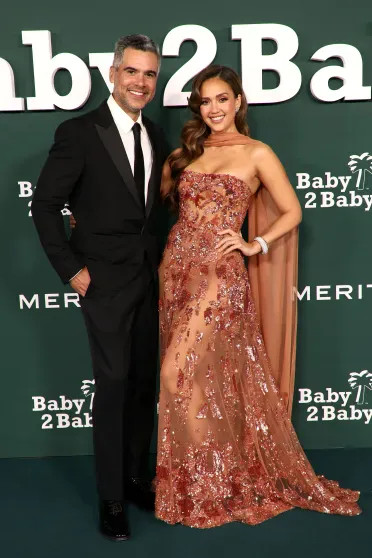 Дорогой развод: Альба отдала бывшему мужу половину гонораров