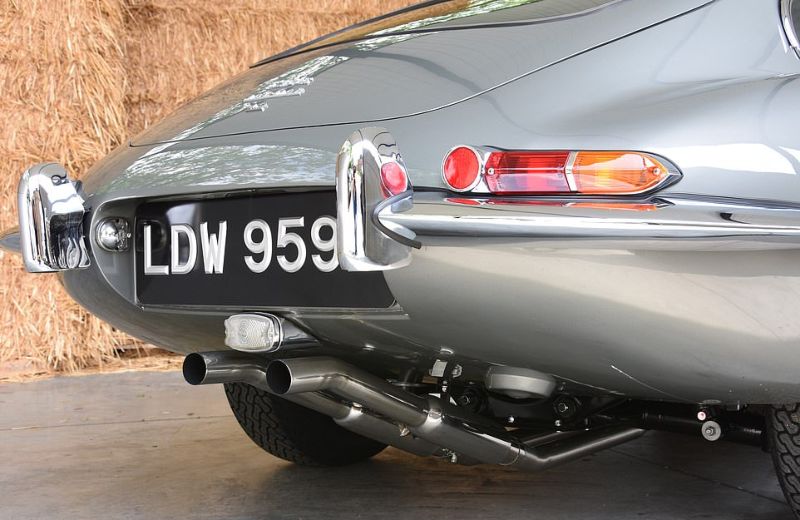 Полностью разрушенный классический Jaguar E-type восстановили до изумительного состояния ремонт автомобилей,ретро