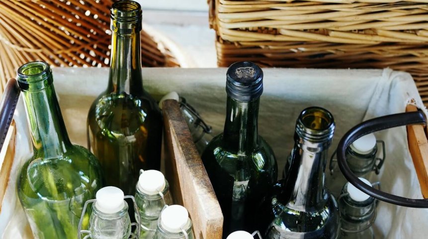14 идей, как можно использовать пустые винные бутылки 