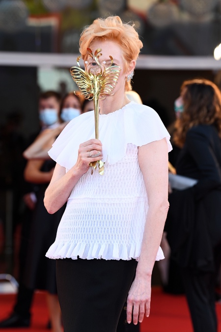 Маска, я тебя знаю: Кейт Бланшетт, Тильда Суитон и другие звезды на церемонии открытия Венецианского кинофестиваля Звезды,Красная дорожка