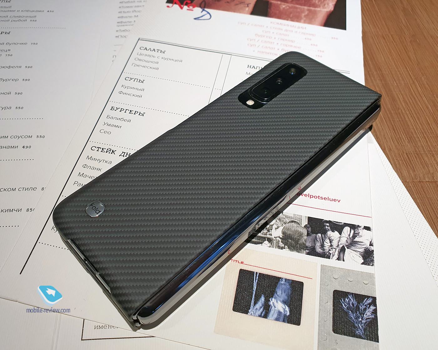 Mobile-review.com Десять причин купить Samsung Galaxy Fold