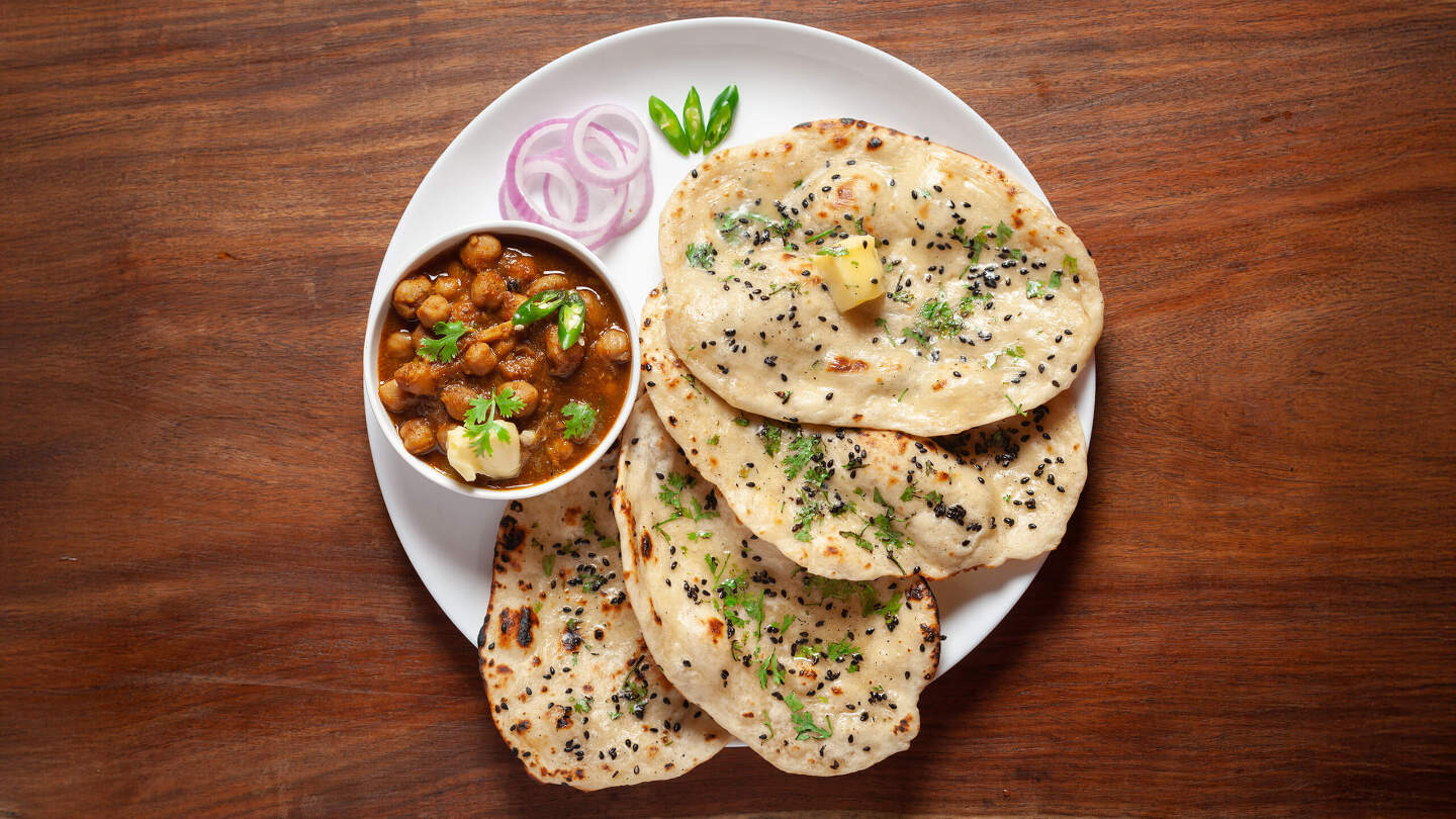 10 блинов, которые стоит испечь, пока не закончилась мука тесто, блины, сковороде, почти, раскатывают, маслом, складывают, прямо, готовят, сворачивают, молоко, остается, снова, сверху, пекут, часто, появились, Франции, гречневой, только