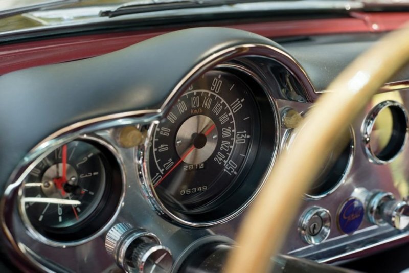 Dual-Ghia Convertible: автомобиль Френка Синатры и Рональда Рейгана Dual-Ghia Convertible: автомобиль Френка Синатры и Рональда Рейгана