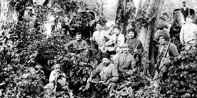 Азербайджанская история: как русские поезда сквозь бандитов прорывались Азербайджанская история: как русские поезда сквозь бандитов прорывались история